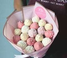 Букет из клубники в шоколаде Pink S
