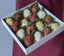 Клубника в шоколаде Микс 16 ягод