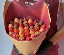 Букет из клубники в шоколаде Сочный взрыв M