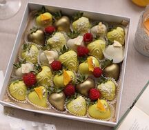 Клубника в шоколаде Premium Золотая осень 25 ягод