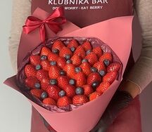 Букет из свежей клубники Летний день m 2.0