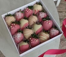 Клубника в шоколаде Розовые сны 16 ягод