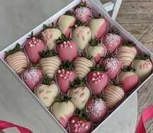 Клубника в шоколаде Розовые сны 25 ягод