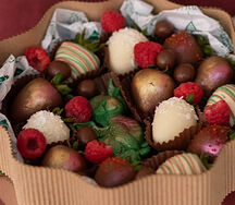 Клубника в шоколаде Premium Новогодний венок