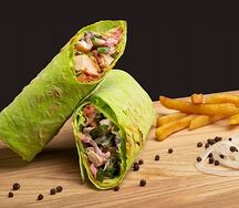 Шаурма в цветном лаваше