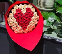 Шоколадные розы Сердце 37 роз
