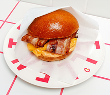 Утренняя булочка с беконом