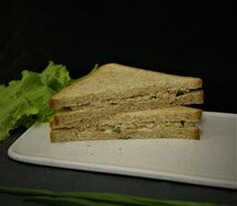 Сэндвич с тунцом и огурцом
