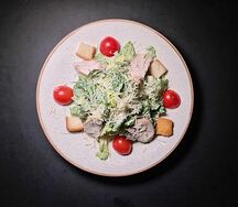 Цезарь с курицей