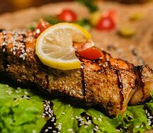 Стейк Лосося с овощами гриль