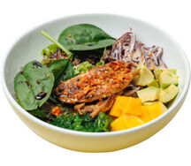 Поке с курицей и манго