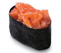 Гункан лосось острый 1 шт