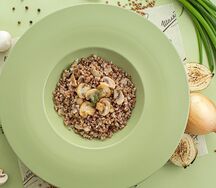 Греча с шампиньонами и жареным луком