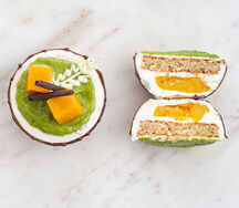 Кокосовый десерт с лаймом и манго