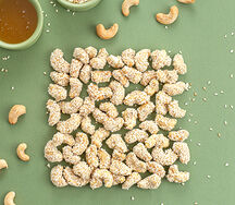 Кешью, жаренный с медом и кунжутом