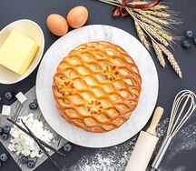 Ватрушка с творогом и черникой