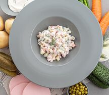 Салат оливье с колбасой