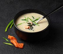 Сливочный суп с лососем