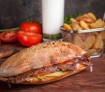 Бастурму на тарелке 