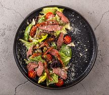 Салат с ростбифом