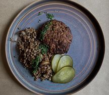 Мясная котлета с гречей