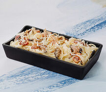 Удон с беконом, сыром и грибами шиитаке