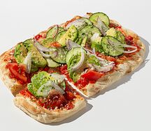 Пицца Авокадо и помидоры