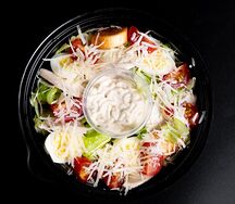 Салат Цезарь с курицей