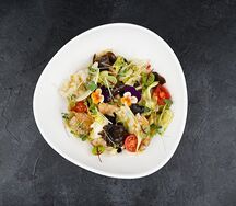 Теплый салат с черными грибами