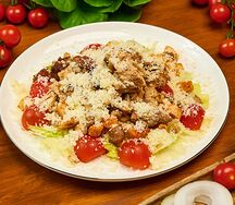 Салат Цезарь с курицей