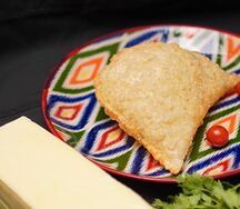 Чебурек с сыром и помидором 