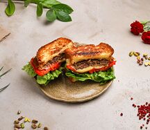 Кюфта,томаты, романо, моцарелла