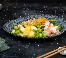 Поке с креветкой и соусом маракуйя