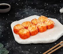 Запеченный ролл с камчатским крабом