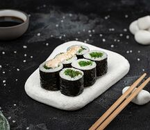 Ролл Маки с чукой