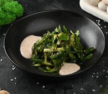 Зеленый салат с чукой