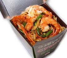 Якисоба с креветками и устричным соусом