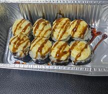 Ролл Запеченный под белым соусом со снежным крабом