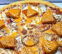 Пицца-бургер с куриной котлетой 