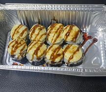 Ролл Запеченный под белым соусом с масляной рыбой