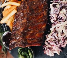 Дымная тарелочка со свиными ребрами из смокера