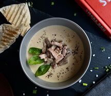Сырный суп с утиной грудкой