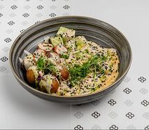 Хумус с фалафелем, свежими овощами и крем песто