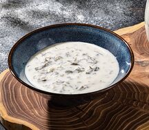 Кисломолочный суп Довга с нохутом и зеленью