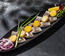 Сельдь по-московски с картофелем беби