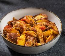 Цыпленок, жаренный по-домашнему с картофелем