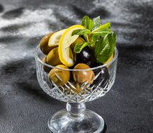 Оливки и маслины