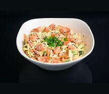 Wok сливочный с лососем