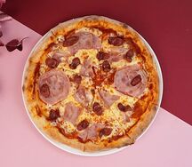 Пицца Мясная с сырным бортиком