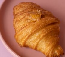 Круассан с соленой карамелью